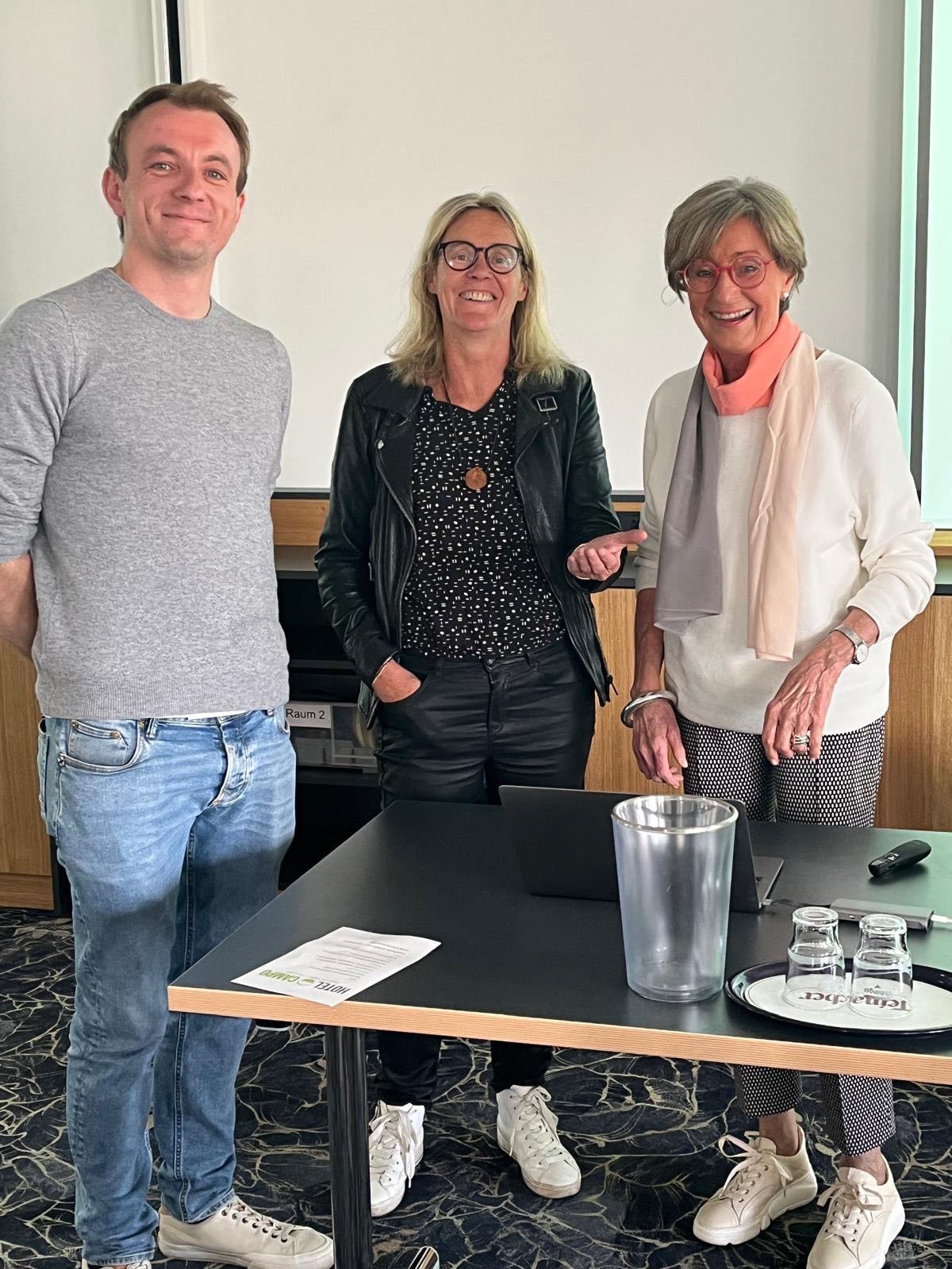 v.l.n.r.: David Banis, Petra Ottmann u. Dr. Birgitt Holschuh-Lorang