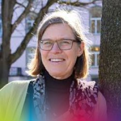 Portrait Frau Dr. Blumenthal